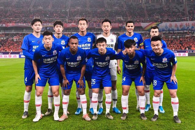 球队团结更 球队团结更